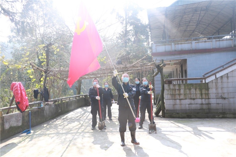 【战疫情·在行动】一次特殊的主题党日活动