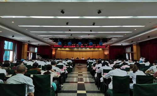 隆医不忘初心.jpg