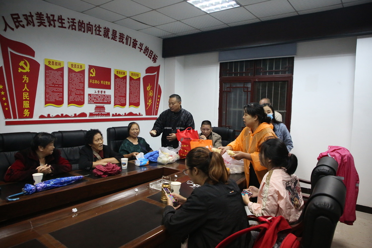 河北街道办紧急转移安置的群众_wps图片.jpg