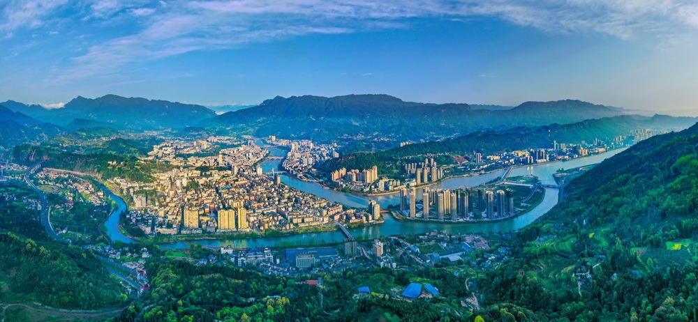 雨城全景.jpg