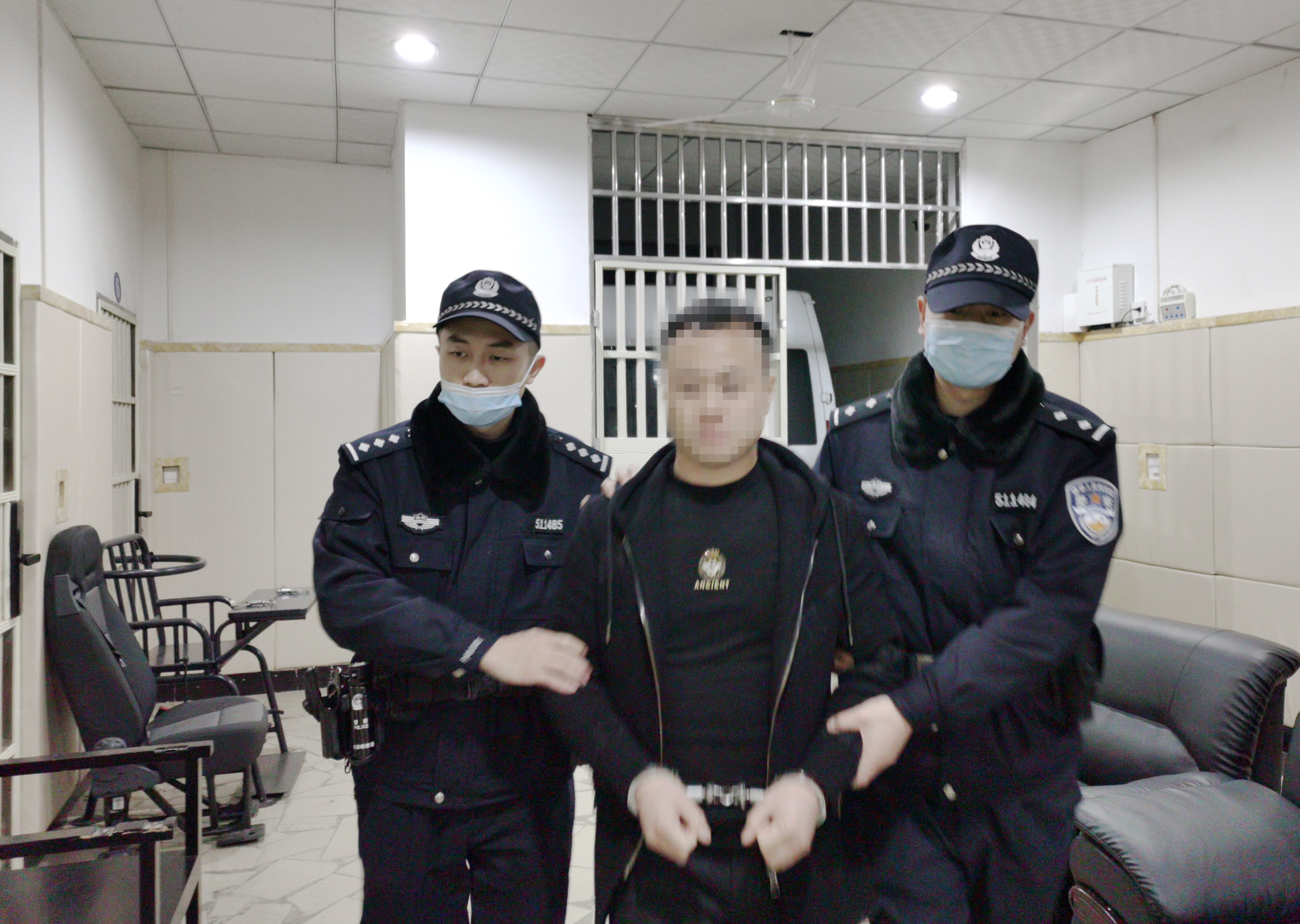 图⑫：核酸检测准备前的被执行人.jpg