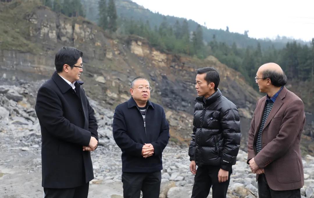 市政协副主席杨力调研养殖产业时指出:统一思想 抓住机遇 充分发挥出
