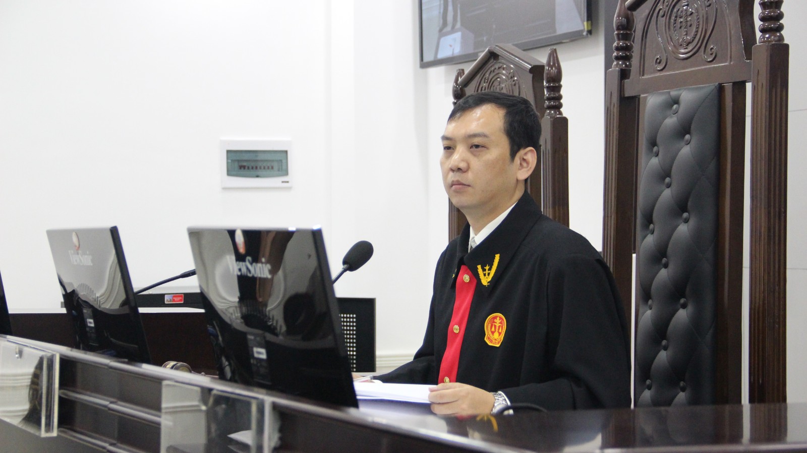 图片1：筠连县人民法院行政审判庭庭长-刘俊.JPG