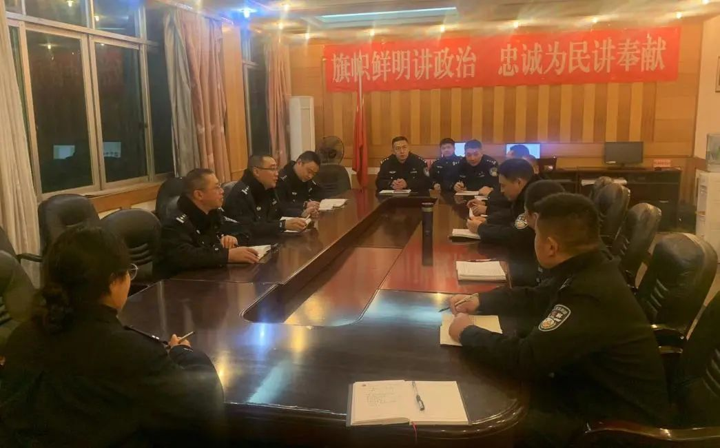 学习充电 备勤备战 四川省汉王山监狱集中隔离备勤区民警们时刻准备着