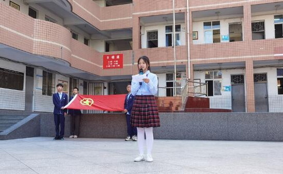 新团员代表发言.jpg