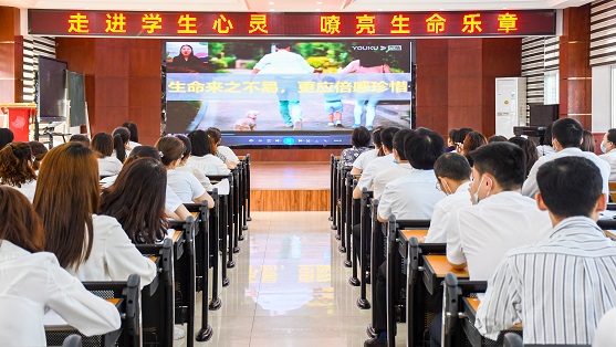 526三小全正面.jpg