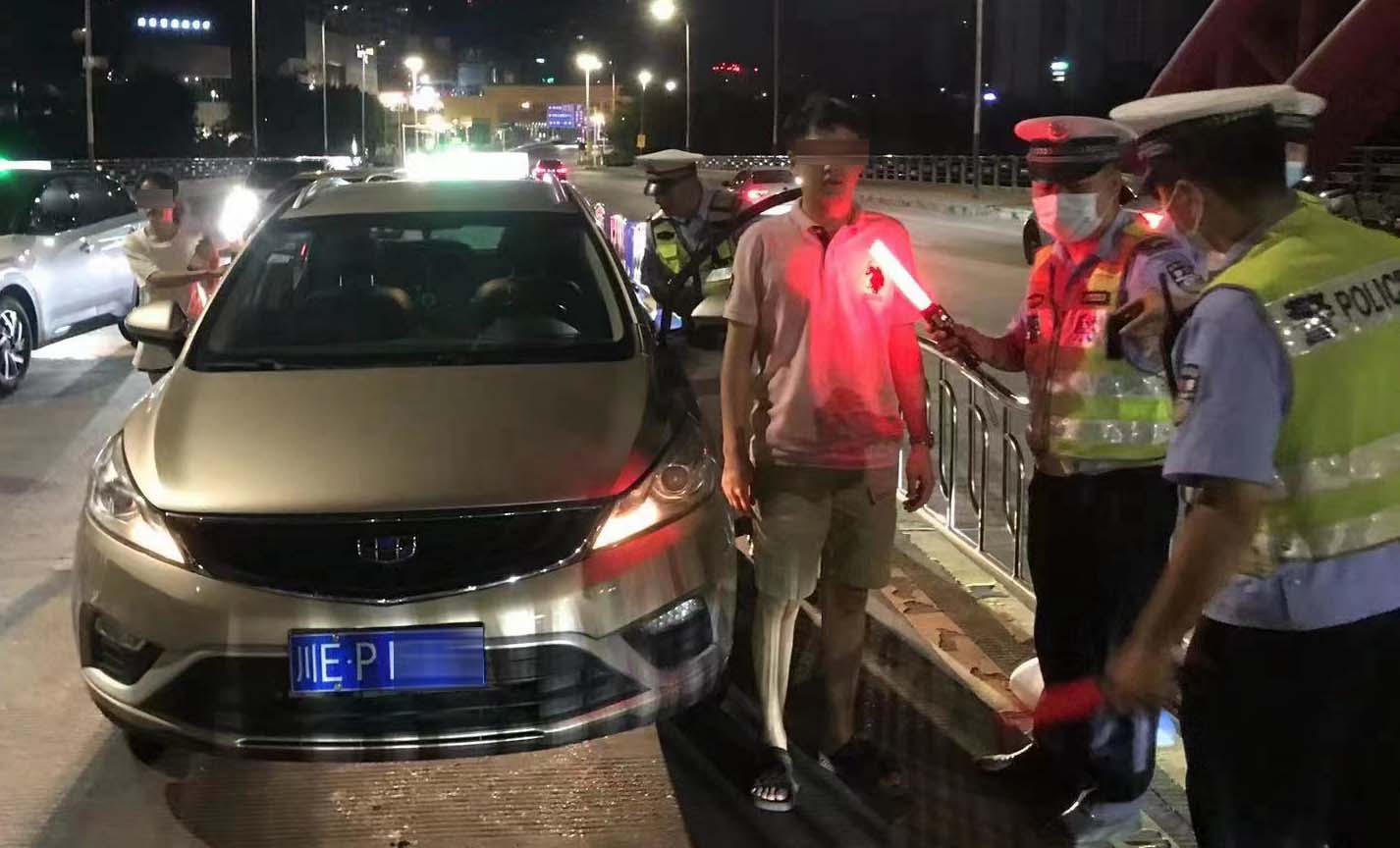 严查酒驾.jpg