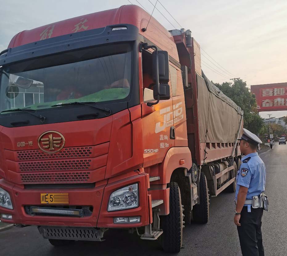 检查货车.jpg
