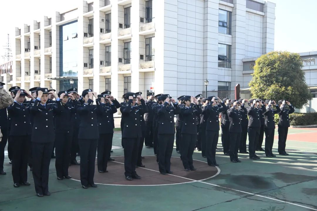 甘孜监狱;强心聚力 固身铸魂