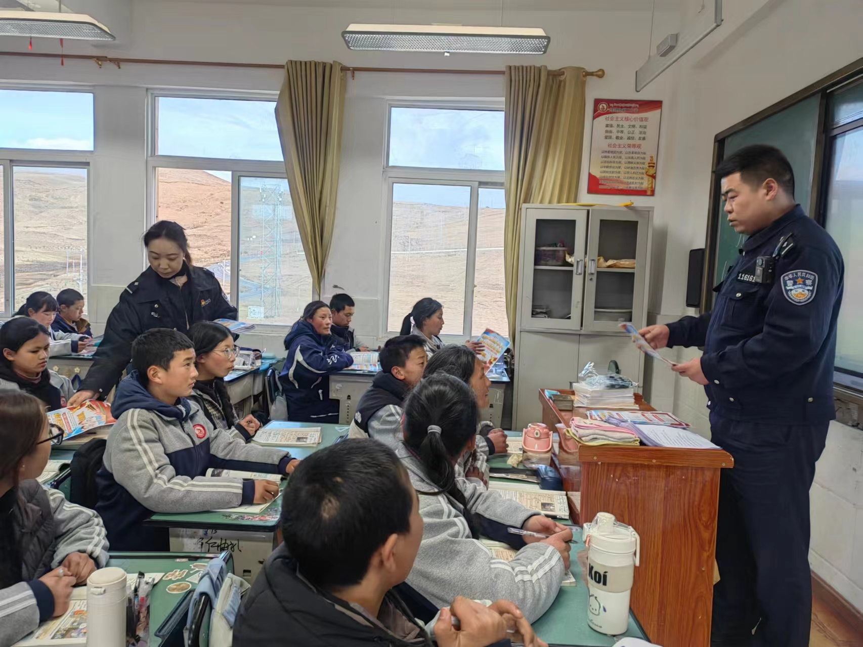 理塘县开展预防侵害未成年人违法犯罪宣传活动
