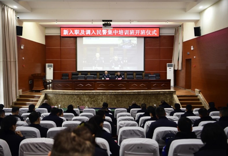 甘孜监狱：把好第一关、上好第一课、走好第一步