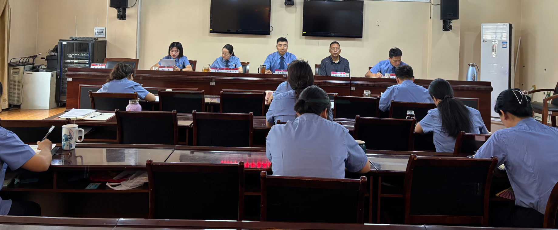 甘孜州得荣县人民检察院召开 2025年上半年党风廉政建设工作会