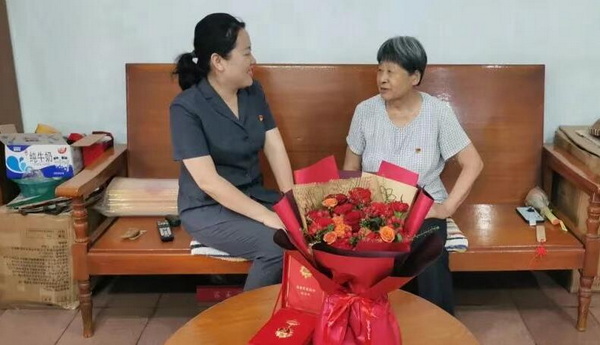 走访慰问.jpg